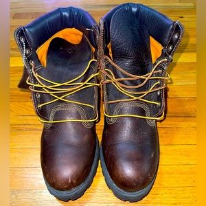 Timberland 6” Premium Boots
Color- Brown
Size- 9.5
Good Condition